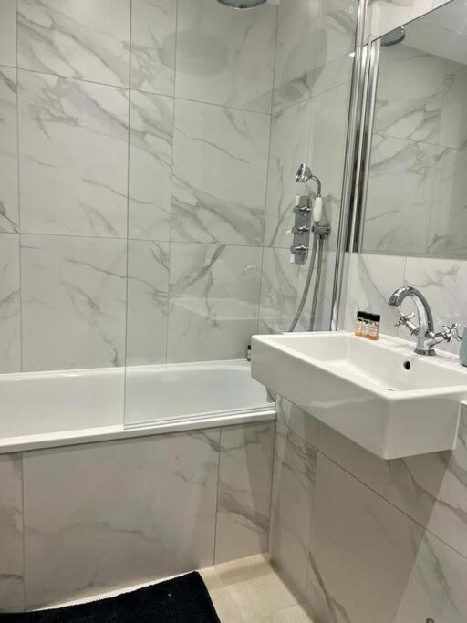 New Flat In Holland Park Apartment London Luaran gambar